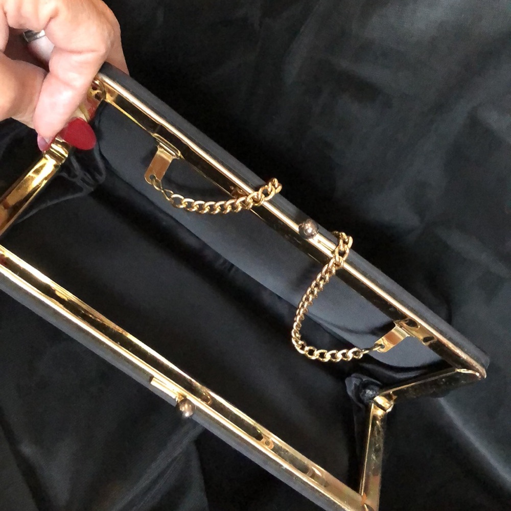 Black & Gold Vintage Clutch with Gold Chain - Picture 3 of 6